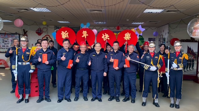 總隊長至第四大隊春節慰問(將開啟新視窗)