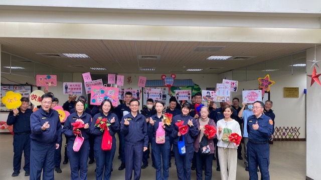 李副總隊長至第四大隊慰勉婦女節(將開啟新視窗)